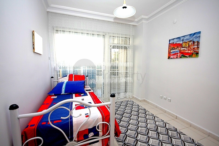 Трехкомнатная меблированная квартира в Обе