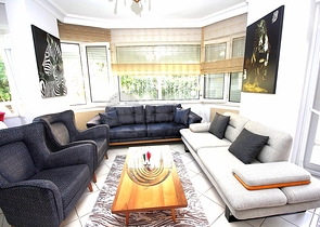 Трехкомнатная меблированная квартира в Обе