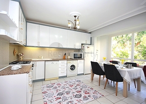 Трехкомнатная меблированная квартира в Обе