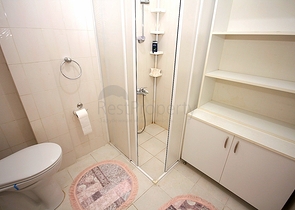 Трехкомнатная меблированная квартира в Обе