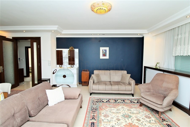 Просторные, меблированные апартаменты 2+1 в центре Махмутлара