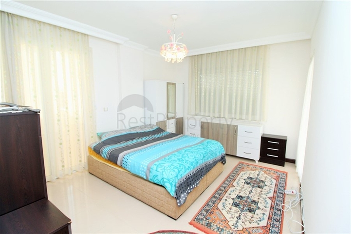 Просторные, меблированные апартаменты 2+1 в центре Махмутлара