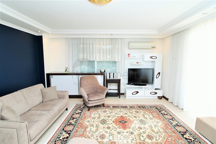 Просторные, меблированные апартаменты 2+1 в центре Махмутлара