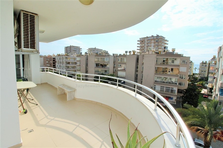 Просторные, меблированные апартаменты 2+1 в центре Махмутлара