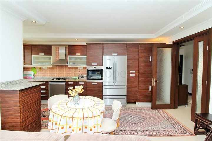 Просторные, меблированные апартаменты 2+1 в центре Махмутлара