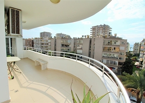 Просторные, меблированные апартаменты 2+1 в центре Махмутлара