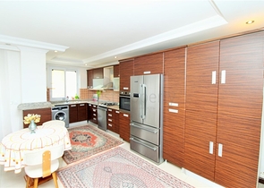 Просторные, меблированные апартаменты 2+1 в центре Махмутлара