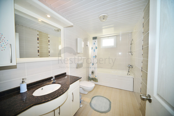 Меблированная квартира с двумя спальнями в районе Оба