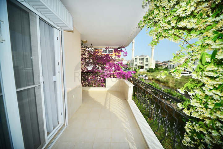 Меблированная квартира с двумя спальнями в районе Оба