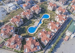 Меблированная квартира с двумя спальнями в районе Оба