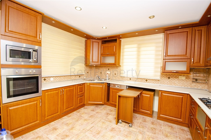 Загородный дом с 3 спальнями в Дошемеальты Анталья