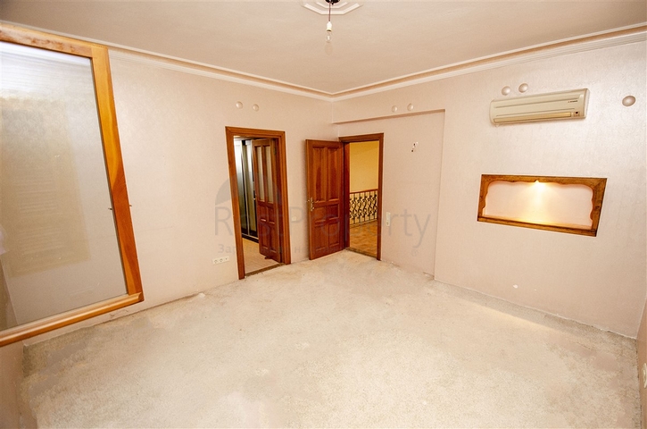 Загородный дом с 3 спальнями в Дошемеальты Анталья