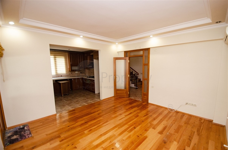 Загородный дом с 3 спальнями в Дошемеальты Анталья