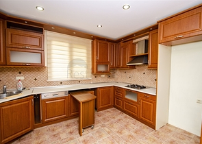 Загородный дом с 3 спальнями в Дошемеальты Анталья