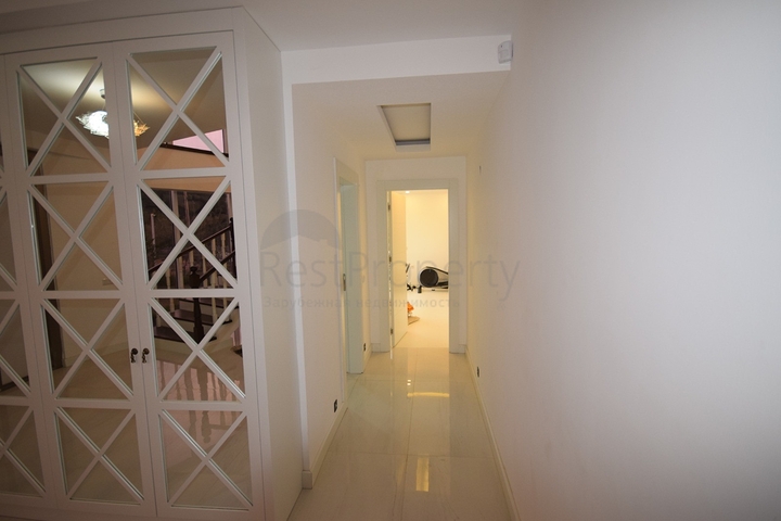 Отдельностоящая вилла 5+1 с бассейном в Ешилбахире  Анталья