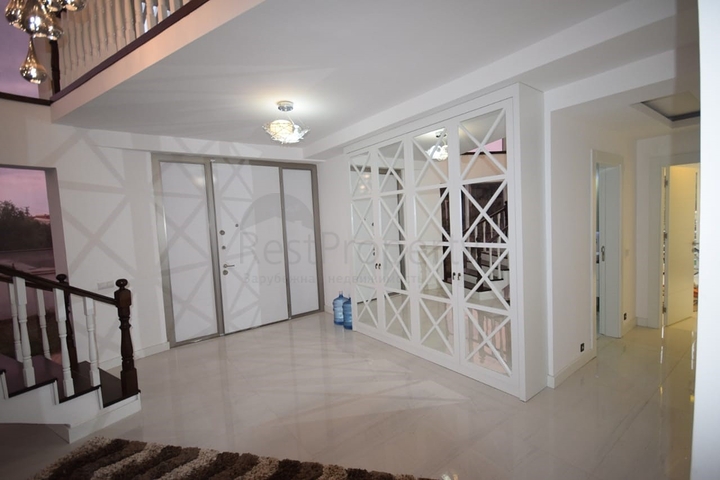 Отдельностоящая вилла 5+1 с бассейном в Ешилбахире  Анталья