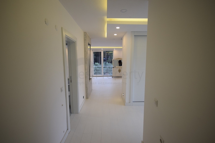 Отдельностоящая вилла 5+1 с бассейном в Ешилбахире  Анталья