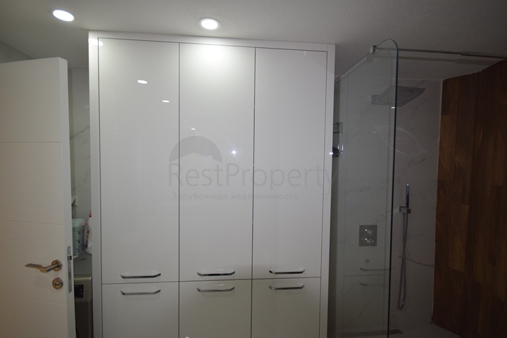 Отдельностоящая вилла 5+1 с бассейном в Ешилбахире  Анталья