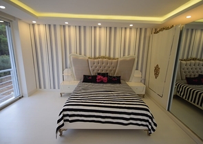 Отдельностоящая вилла 5+1 с бассейном в Ешилбахире  Анталья