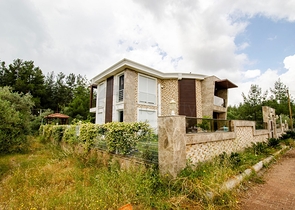 Отдельностоящая вилла 5+1 с бассейном в Ешилбахире  Анталья