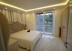 Отдельностоящая вилла 5+1 с бассейном в Ешилбахире  Анталья