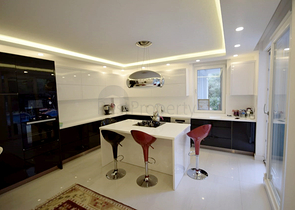 Отдельностоящая вилла 5+1 с бассейном в Ешилбахире  Анталья