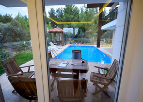 Отдельностоящая вилла 5+1 с бассейном в Ешилбахире  Анталья