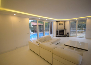 Отдельностоящая вилла 5+1 с бассейном в Ешилбахире  Анталья