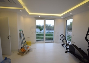 Отдельностоящая вилла 5+1 с бассейном в Ешилбахире  Анталья