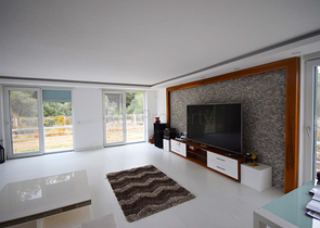 Отдельностоящая вилла 5+1 с бассейном в Ешилбахире  Анталья