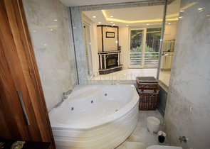 Отдельностоящая вилла 5+1 с бассейном в Ешилбахире  Анталья