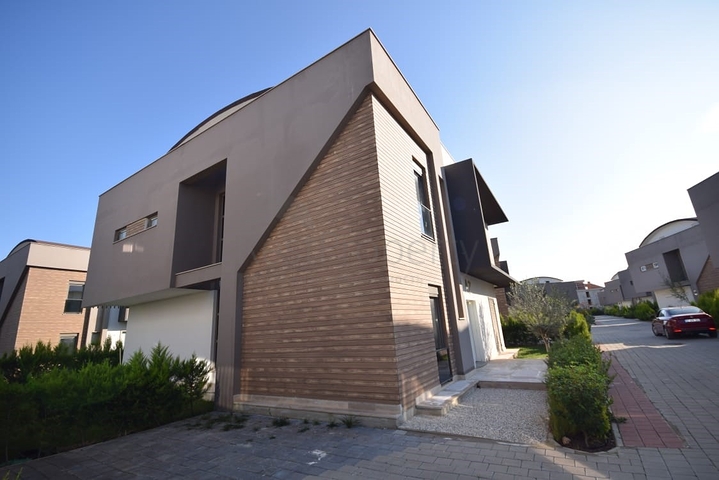 Виллы в комплексе в районе Дошемеальты Анталья 