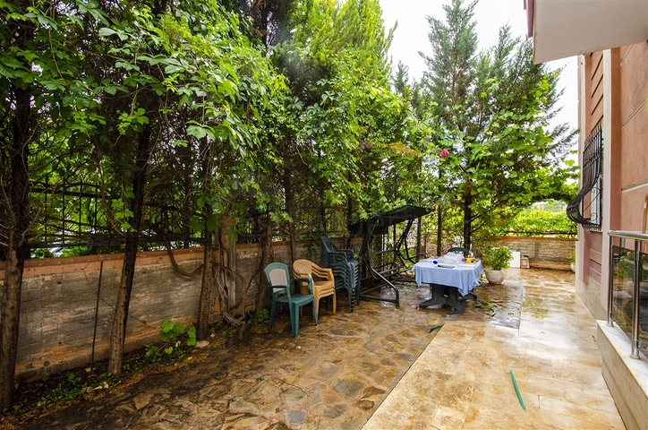 Частный дом в хвойном лесу в Дошемеальты Анталья