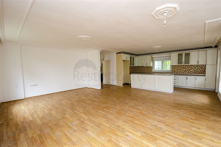 Частный дом в хвойном лесу в Дошемеальты Анталья