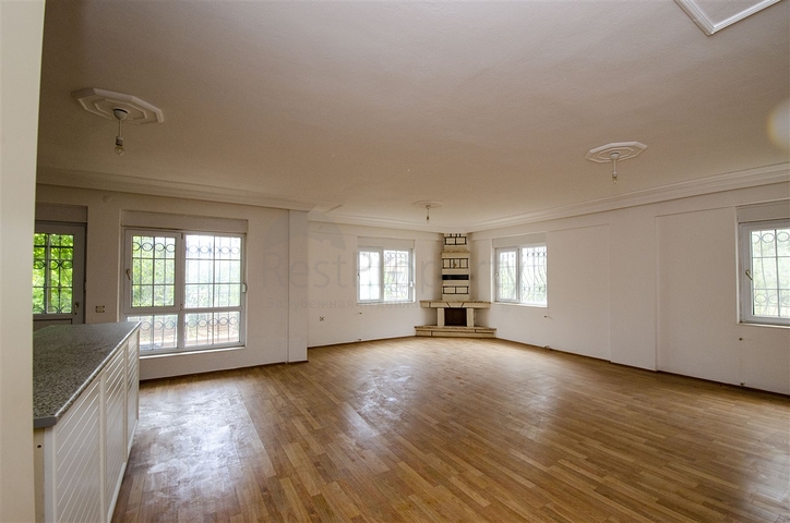 Частный дом в хвойном лесу в Дошемеальты Анталья