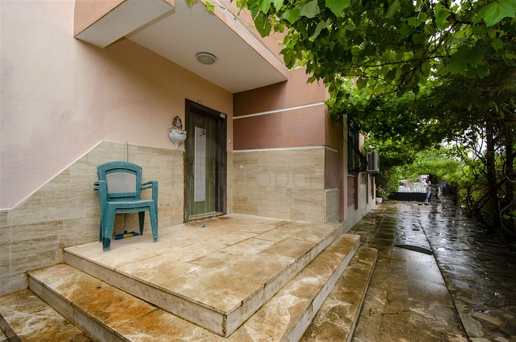 Частный дом в хвойном лесу в Дошемеальты Анталья