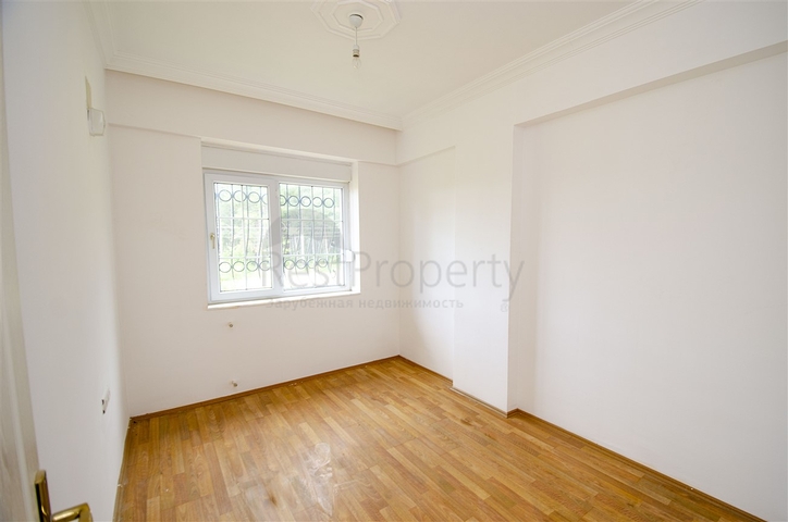 Частный дом в хвойном лесу в Дошемеальты Анталья