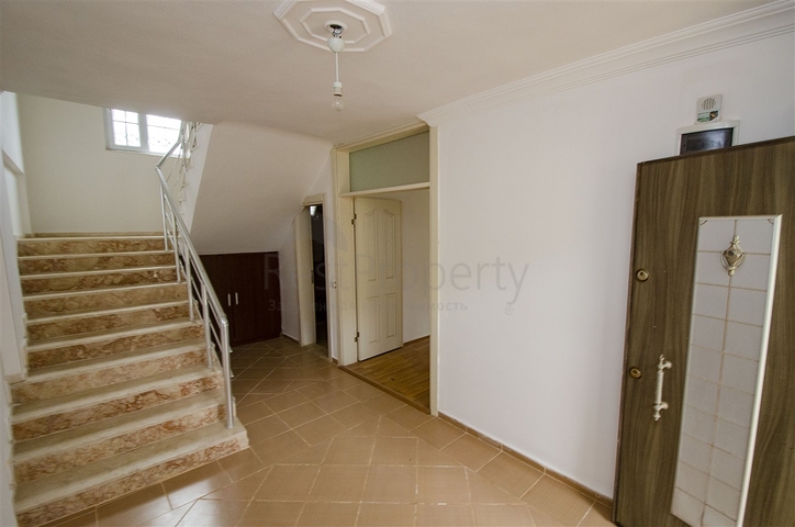 Частный дом в хвойном лесу в Дошемеальты Анталья