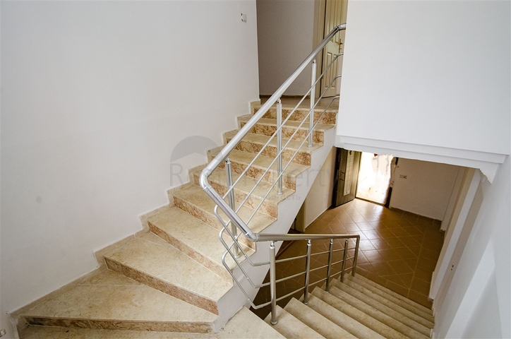 Частный дом в хвойном лесу в Дошемеальты Анталья