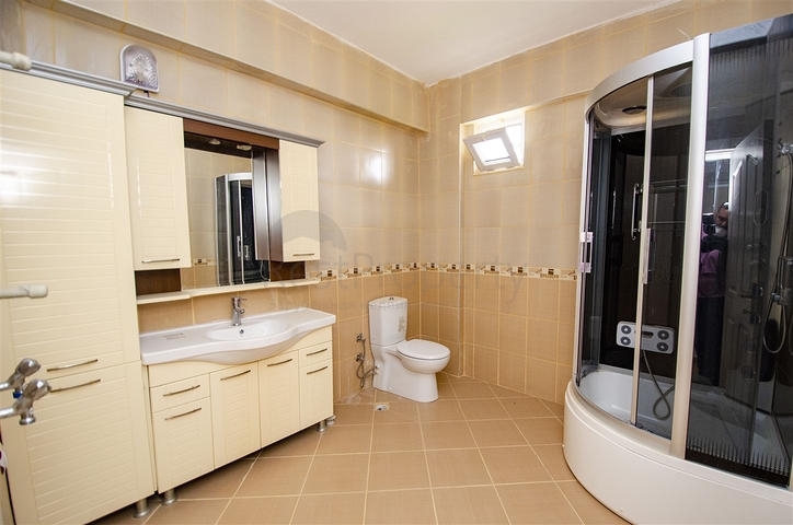 Частный дом в хвойном лесу в Дошемеальты Анталья