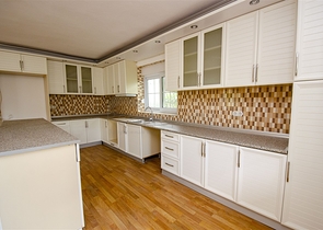 Частный дом в хвойном лесу в Дошемеальты Анталья