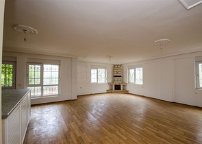 Частный дом в хвойном лесу в Дошемеальты Анталья