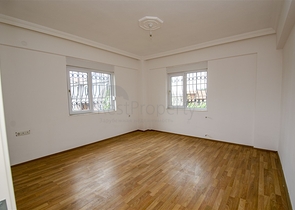 Частный дом в хвойном лесу в Дошемеальты Анталья