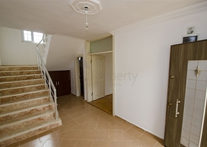 Частный дом в хвойном лесу в Дошемеальты Анталья