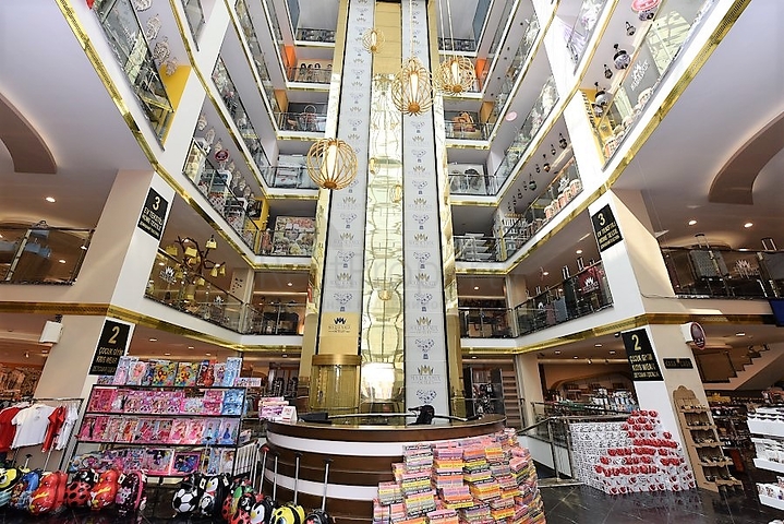 Торговый центр в в сердце курортной Алании