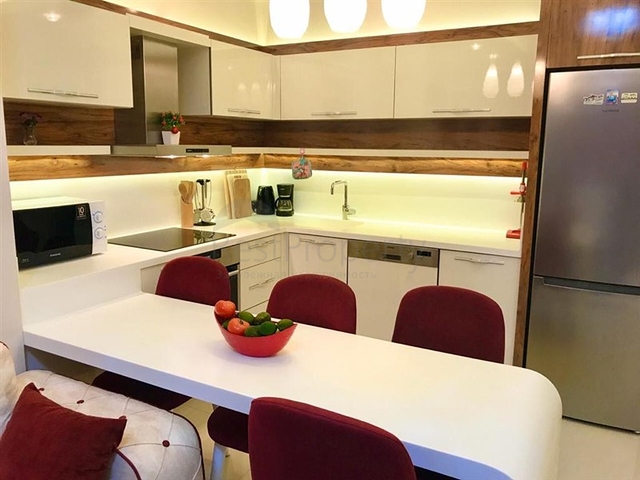 Двухкомнатная меблированная квартира с видом на море