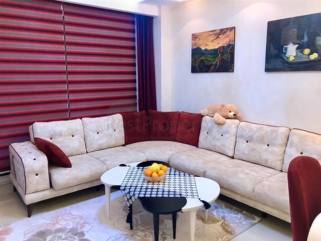 Двухкомнатная меблированная квартира с видом на море