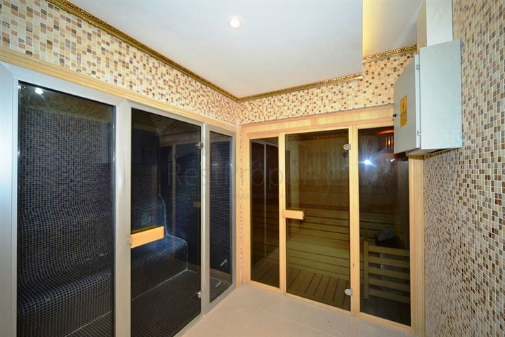 Двухкомнатная меблированная квартира с видом на море