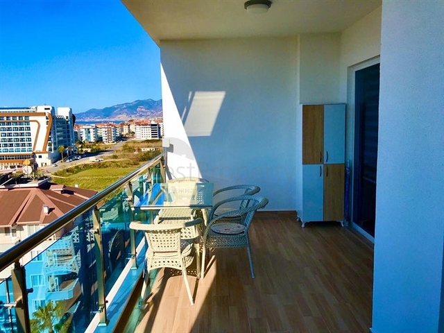 Двухкомнатная меблированная квартира с видом на море