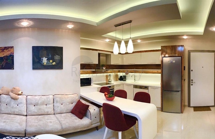 Двухкомнатная меблированная квартира с видом на море